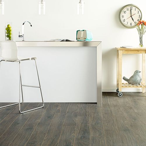 Patterned kitchen laminate floor